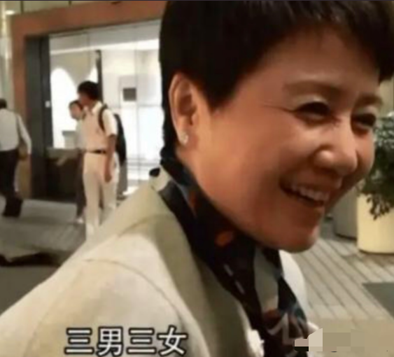賭王基因強大，何廣燊長相不隨何猷君奚夢瑤，卻像爺爺高額頭