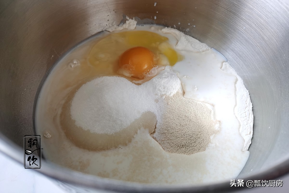 闺蜜们都喜欢的面包，既甜又香，配杯牛奶，当早餐一顿一个，特棒