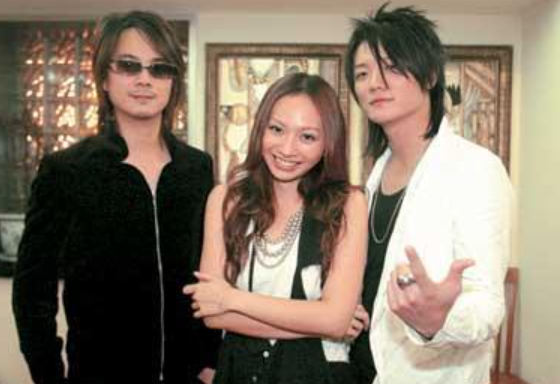 踢走主唱找个“替身”炒冷饭，凉透了又喊人家