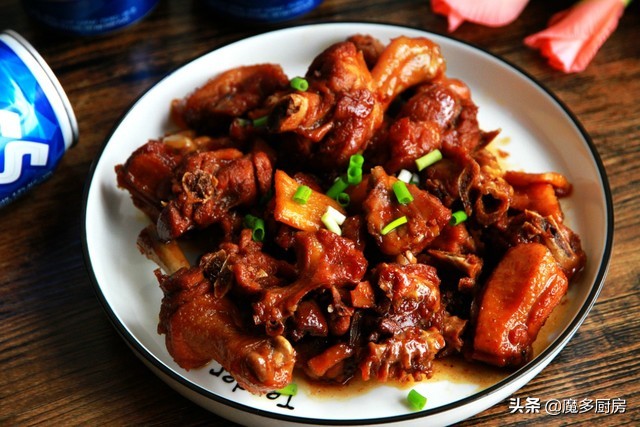 Buy 2 duck legs for 9 yuan, cook a plate of beer duck, no oil and less seasoning, simple and easy to make, good nutrition