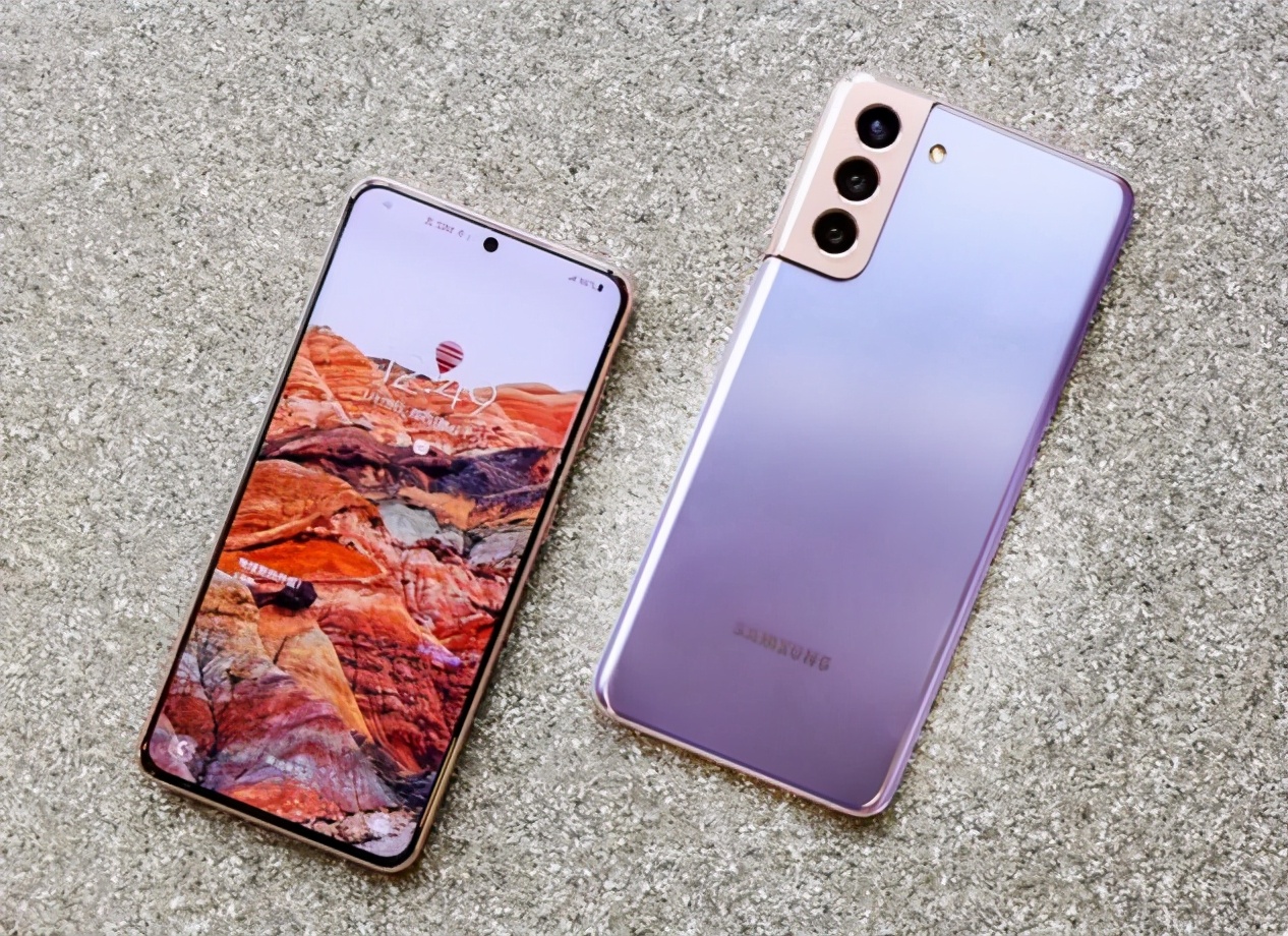 三星迎来最强劲敌，S21或被打败，小米11Pro成功上位？