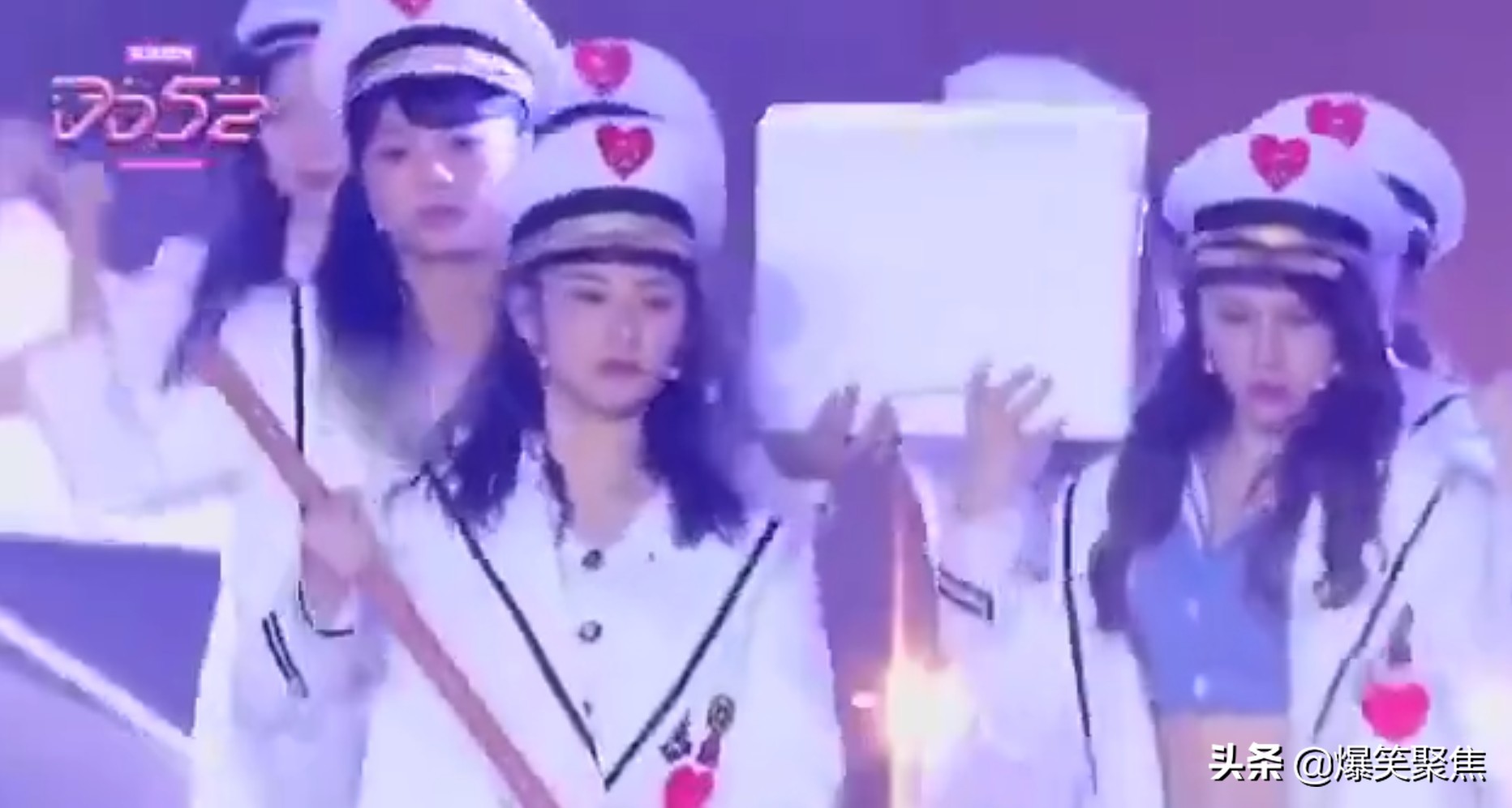 台版101模仿黑人抬棺，网友：吃饱了撑的，学抬棺，炒作毫无底线