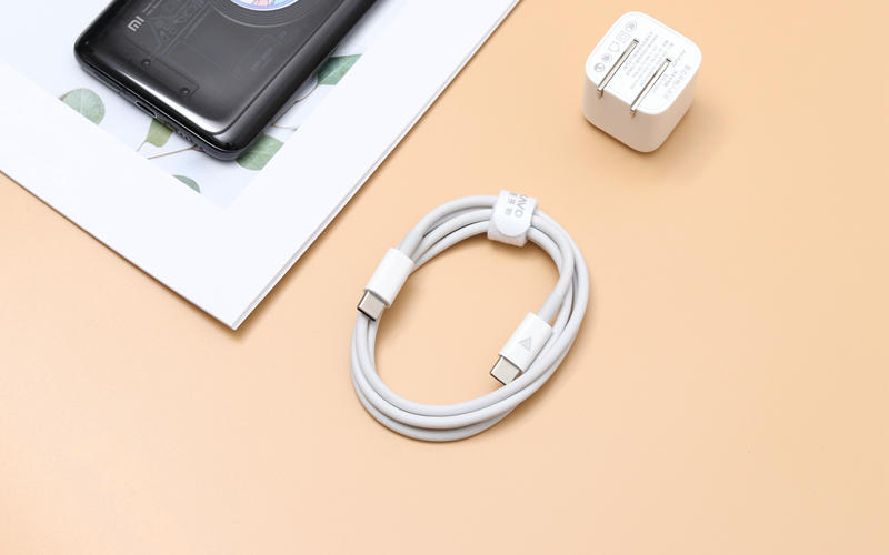 体积小，充电快，让你的iPhone快速充电，试试爱否八次方充电套装
