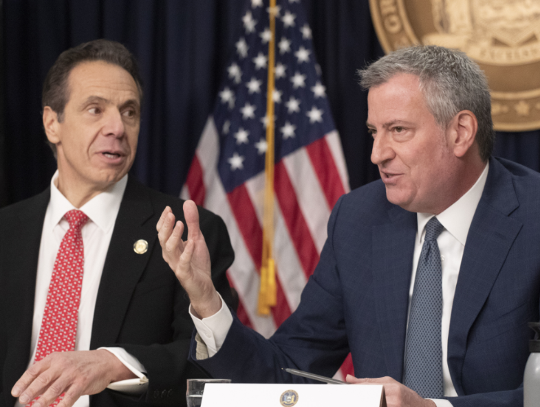 1万多美国人白死了！纽约天气转好，数万人涌入