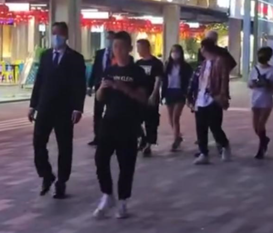 王思聪也有被打的一天？王校长在酒吧公然被叫板，疑似雪莉老公