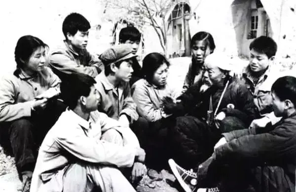 记录火红年代青春岁月的照片