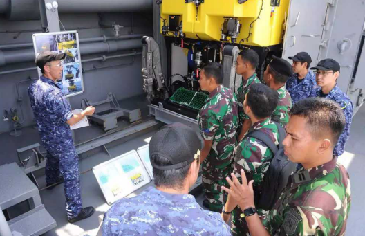 修木头船要花11亿？日本海上自卫队扫雷艇被货船