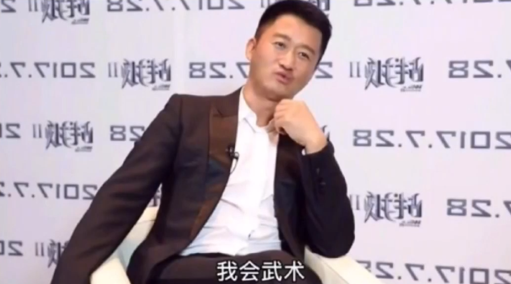 吴京的“间歇性”人设崩塌，有人怒骂：真爱国