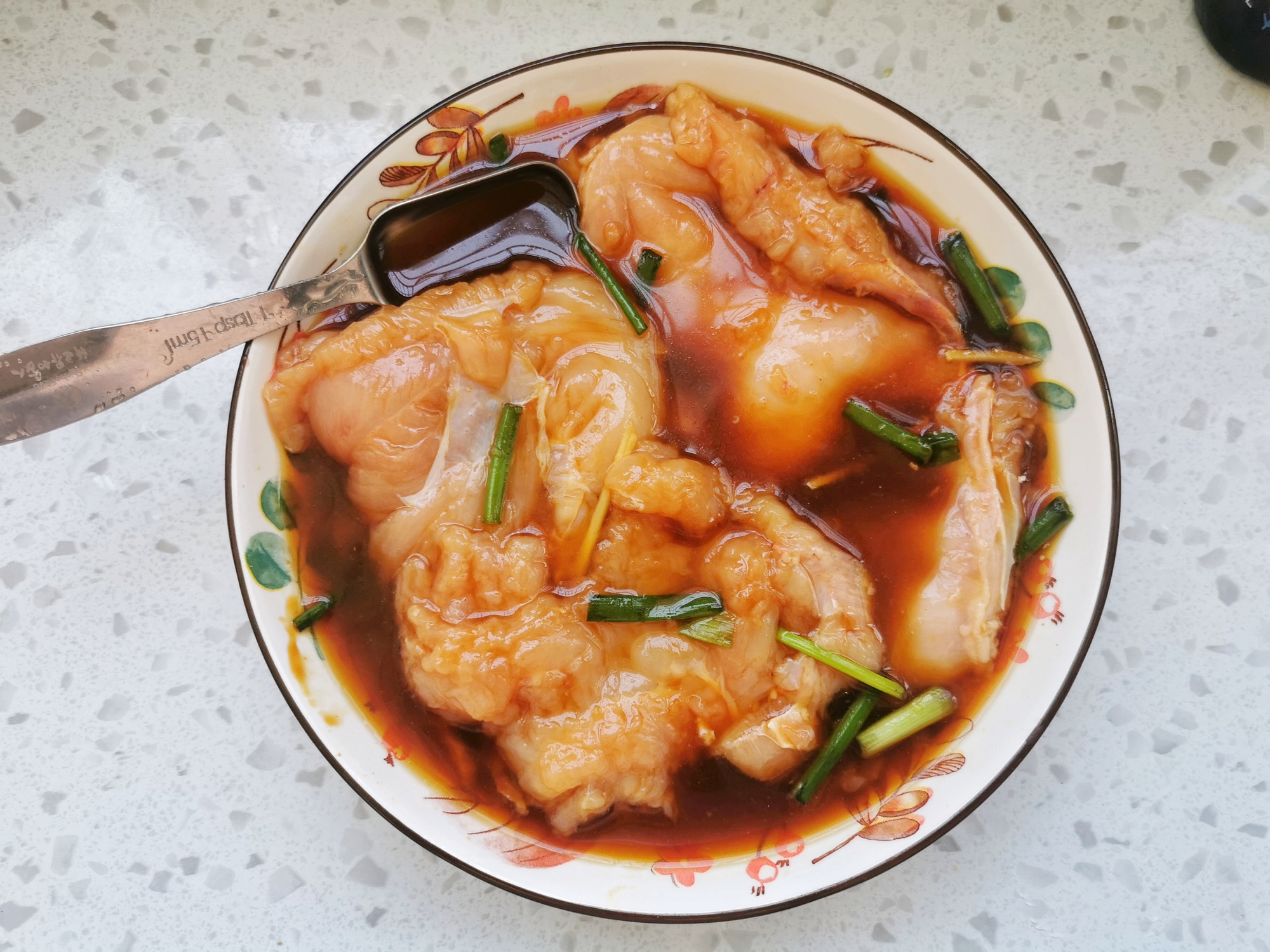 炸鸡排，别只知道裹面包糠，水嫩腌制配方分享给你，口感嫩而不柴