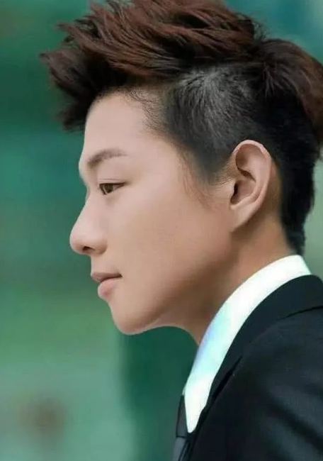 有一种整容叫霍尊留短发，和长发时判若两人，