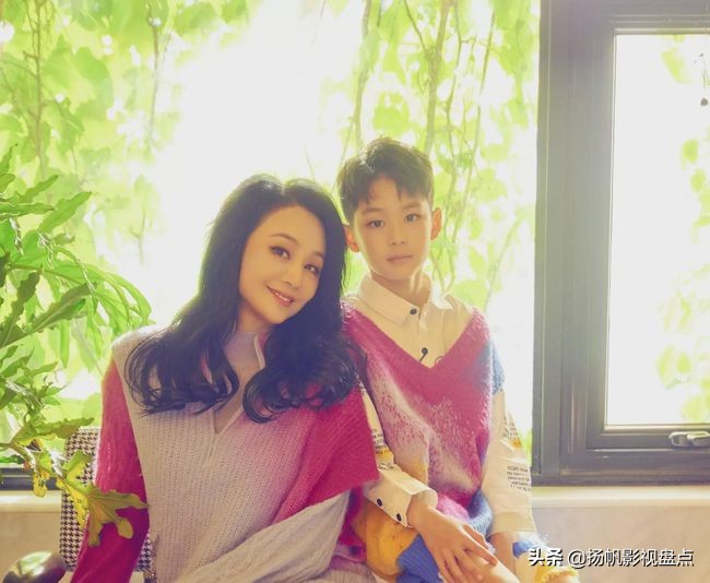 曹颖的儿子完全遗传妈妈的优点，蒋勤勤的儿子完美避开父母的优点