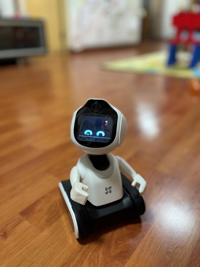 3岁+孩子的新玩具 萤石RK-2陪伴机器人评测