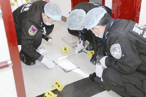 男子多次受同乡帮助反生恨意，持刀杀害同乡一家四口，帆叶网，2004年新乡灭门案纪实