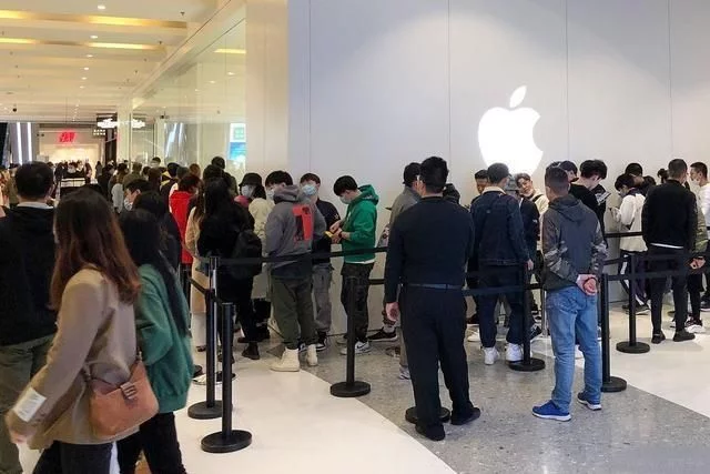 年年说“凉”，年年排队买的苹果要来了，iPhone13全系价格大预测