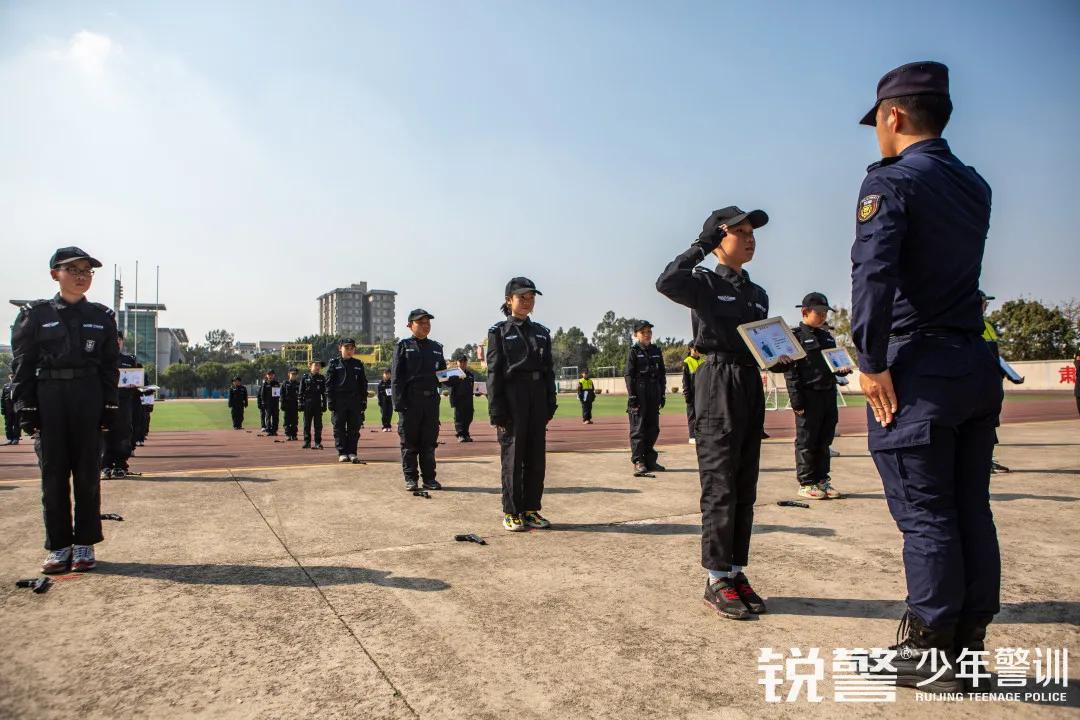 特警突击营圆满结营：历经警训淬炼，成就英勇少年