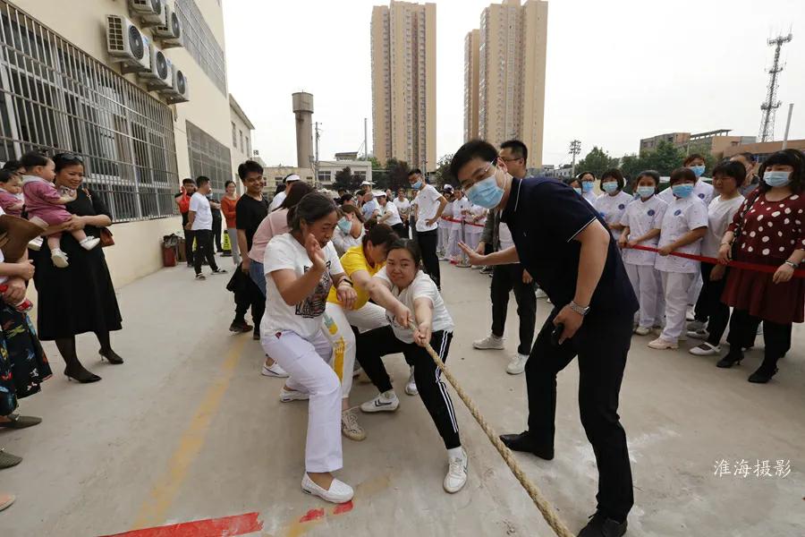 三原县医院庆祝“5.12”国际护士节拔河比赛