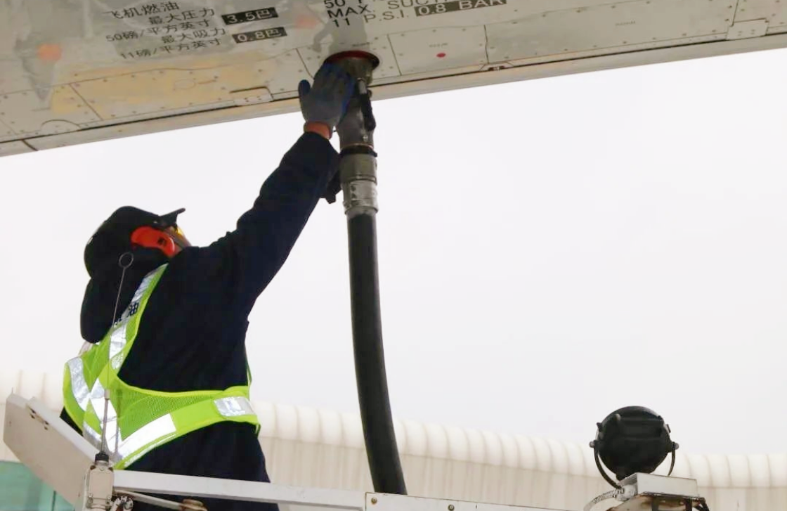 One article to understand aircraft refueling Where is the aircraft