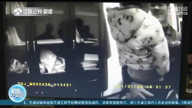 三岁女孩迷路 民警化身“奶爸”暖心陪伴还通过社交网络帮她找到家长