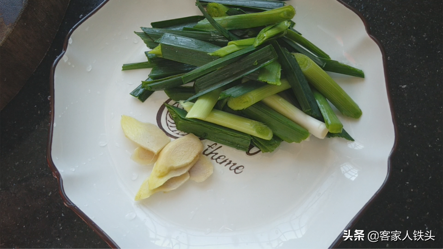 5个香芋做一锅，咸香松软实在好吃，做法配料都简单，味道很独特