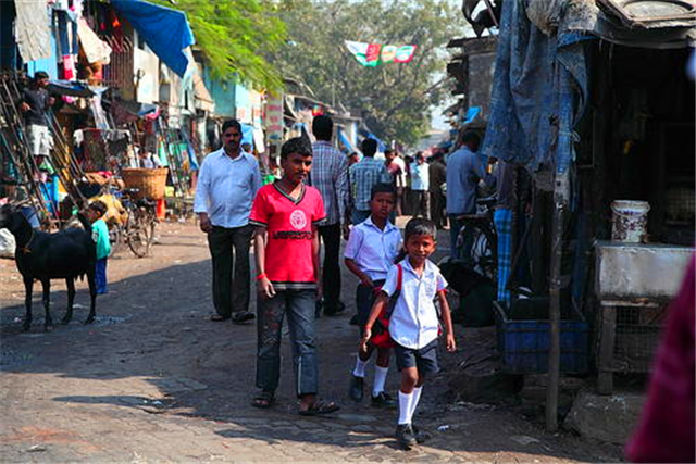 印度中产阶级标准：每天所有支出达到2美元，中国标准是什么？