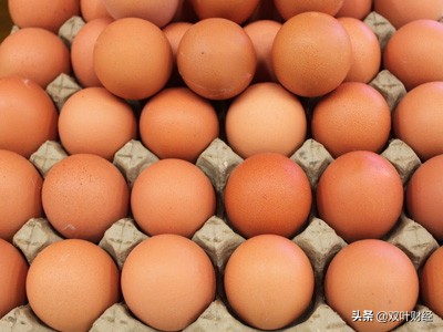 给养鸡户留条活路吧，鸡蛋跌至2.8元一斤，你准