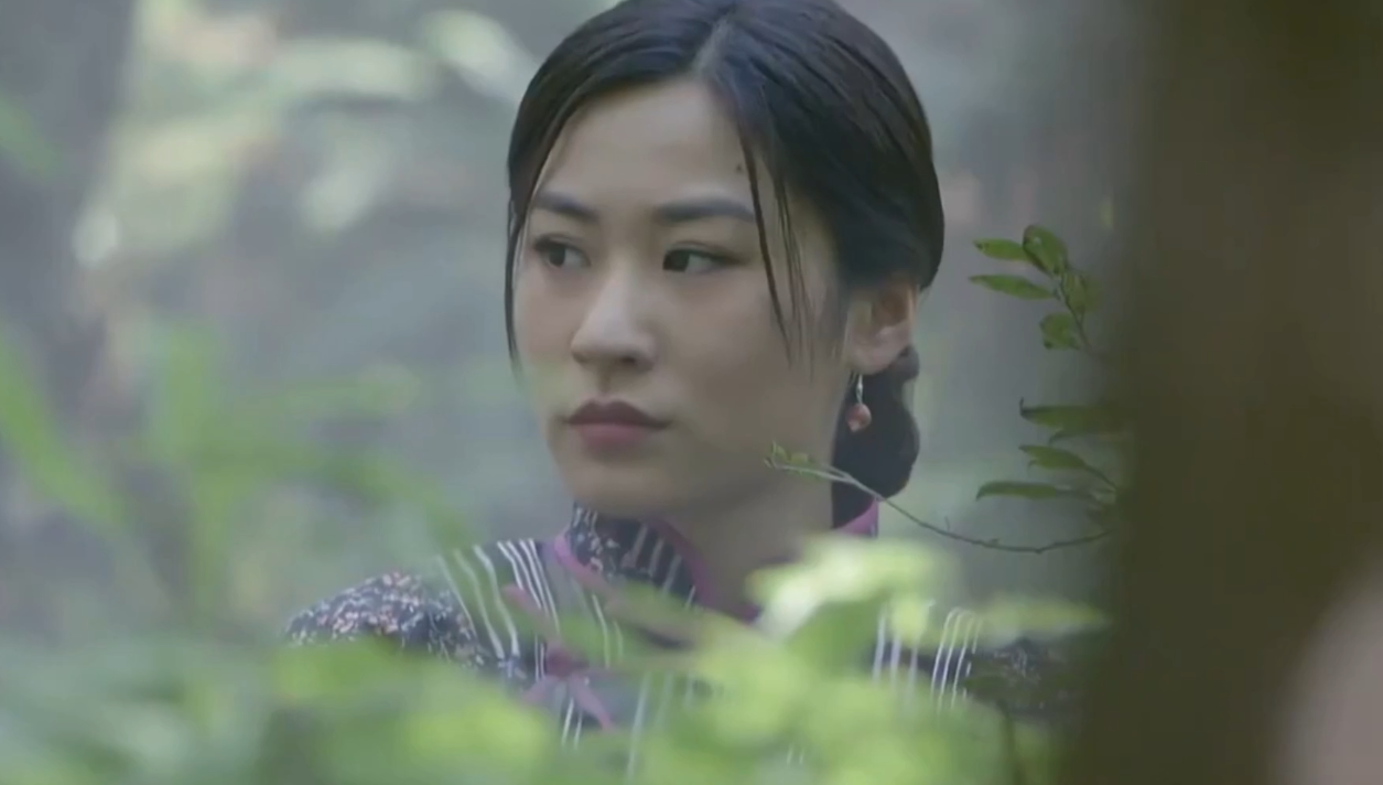 國(guó)軍美女特工潛伏大陸30年，為了隱藏身份，嫁給農(nóng)民生下8個(gè)孩子