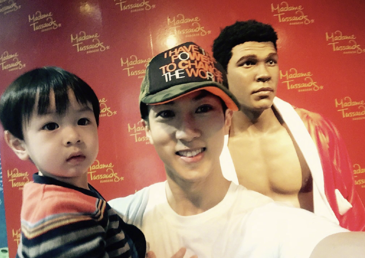 吳尊入駐蠟像館，成館內首尊仿生臂肌蠟像，和自己掰手腕一較高下