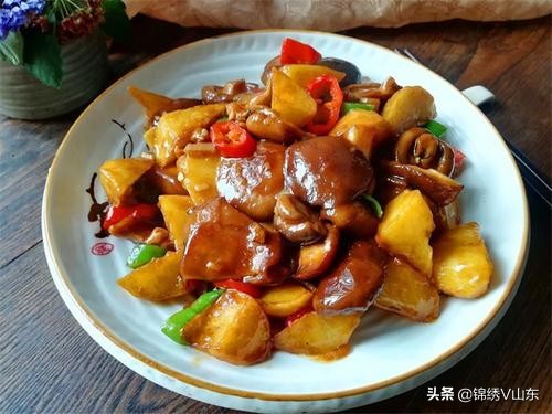 10 simple home-cooked dishes, which are very tasty and served with rice.