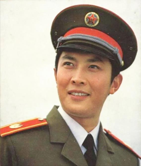 美男子产地还得看山东！10位山东籍男星，个个浓眉大眼，阳刚帅气