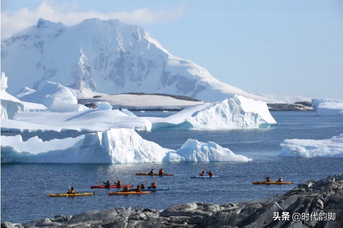 Go to work in antarctic: Of penguin, whale and expeditionary team member daily