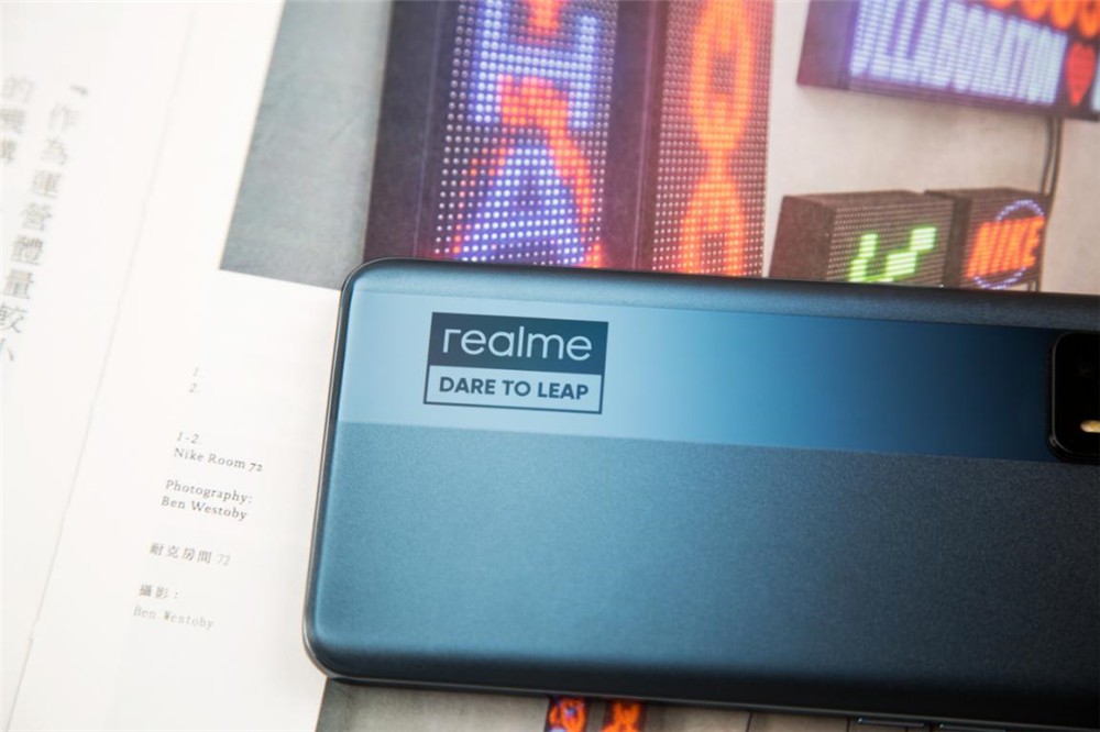 realme