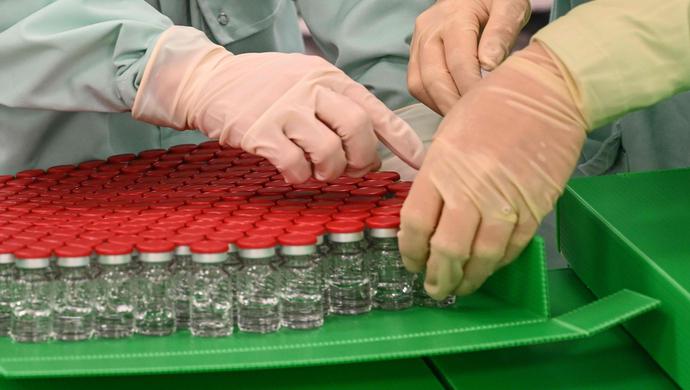輝瑞公司產能上不去，歐洲爆發搶疫苗大戰，將眼光投向中國疫苗