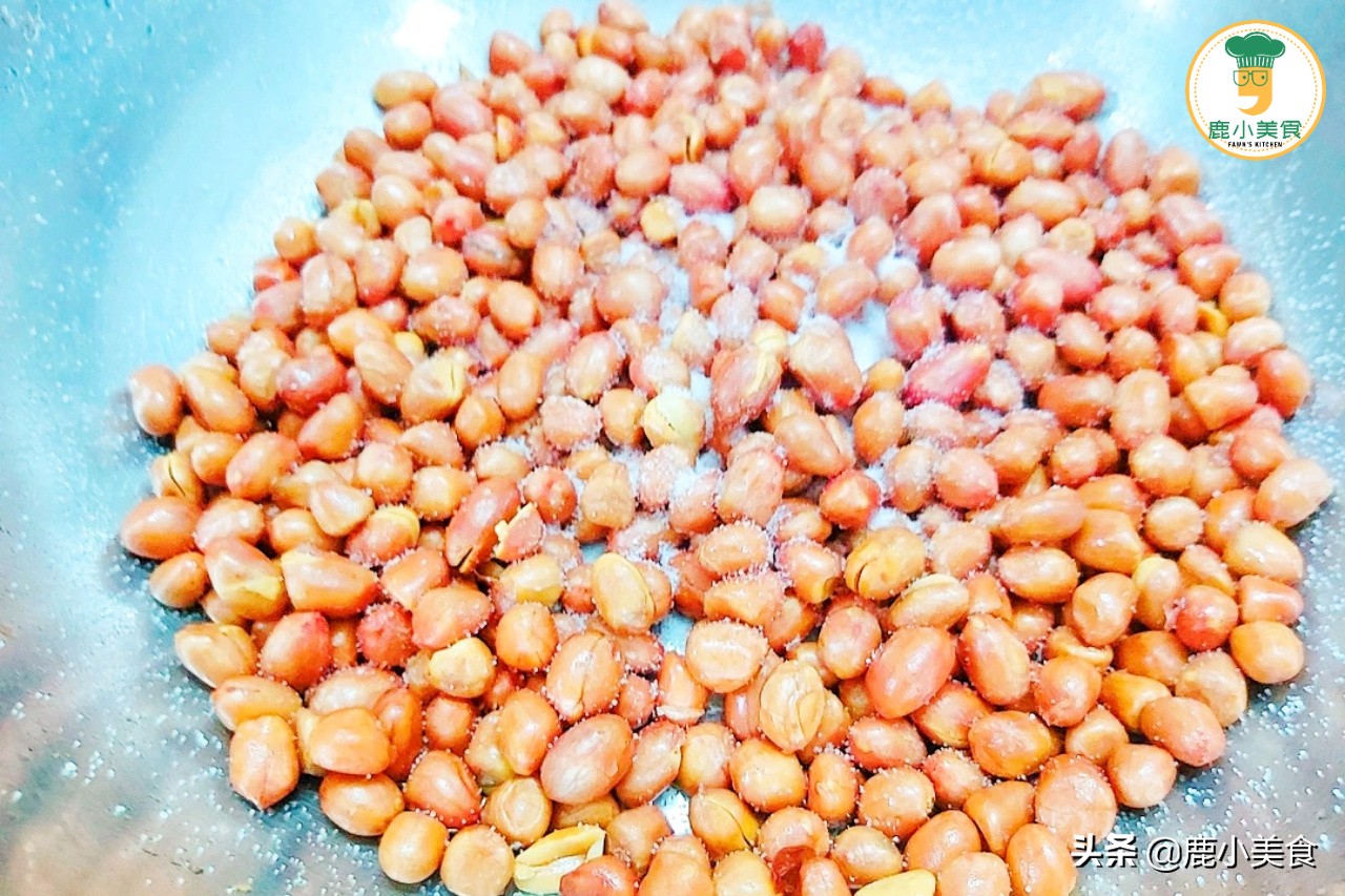 想炸花生米好吃，謹記“4口訣”，炸出的花生酥脆鹹香，不易返潮