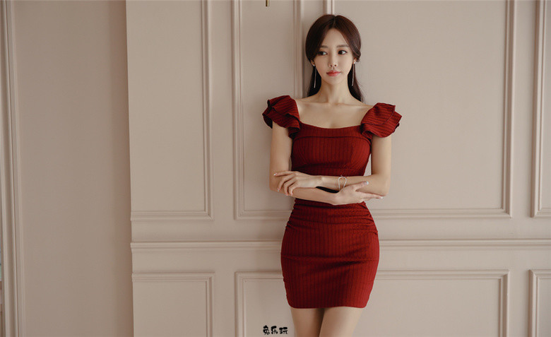 孙允珠：锡耶纳干邑醇香螺纹蝴蝶衣裙