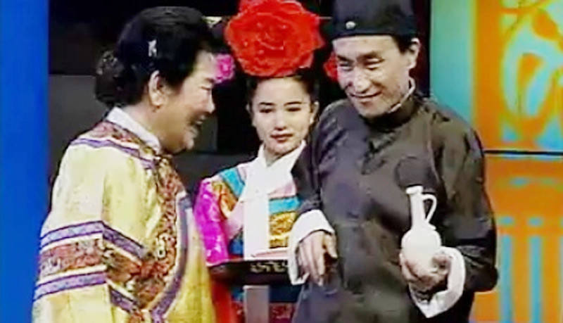 38岁在春晚一炮而红，被赵丽蓉收为干儿子，如今