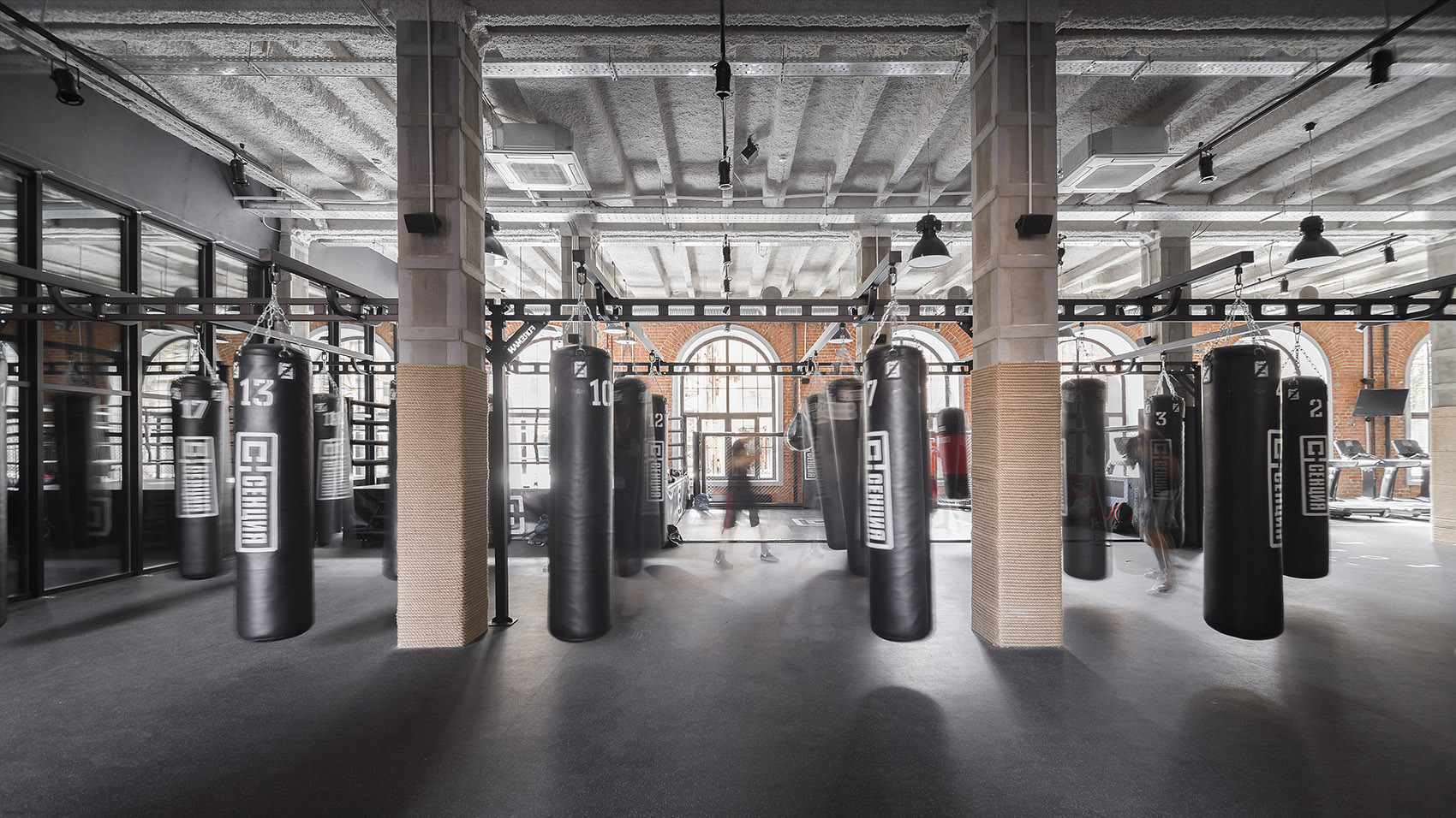 紡織工廠變身健身俱樂部，設計讓空間煥然一新