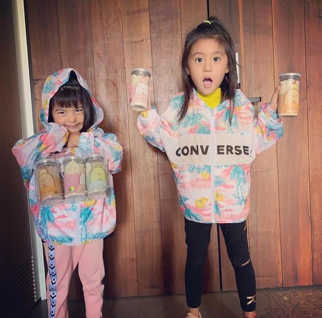 賈靜雯曬咘咘波妞萌照，宣傳自創品牌拉麵，曾被衛生局開千元罰單