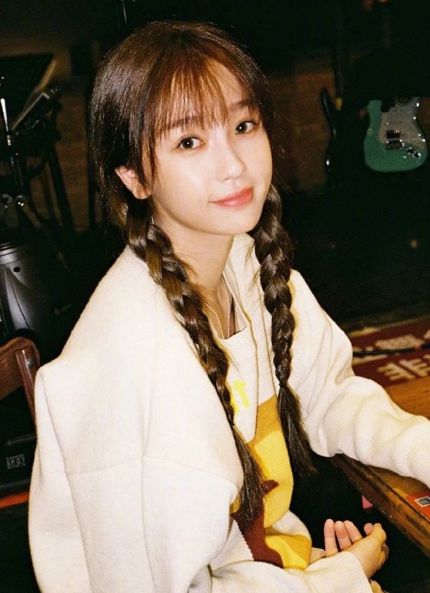 蓝盈莹的真实身高让张柏芝惊讶，其实不少女星