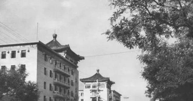 老照片：1954年北京老建筑，图8可惜了