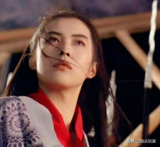 这才是真正的“女扮男装”，成功让观众雌雄难辨，最后一个最经典