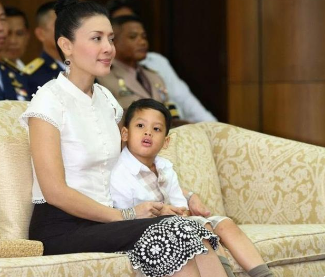 西拉米回归底牌亮相，普密蓬保留王储妃头衔，苏提达前往德国度假