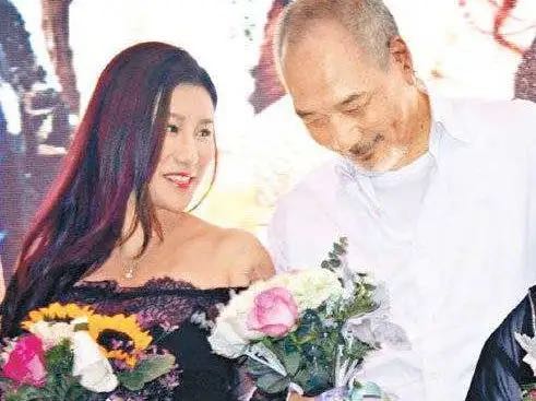 “大侠”徐少强：抛弃糟糠之妻，和雪梨未婚生子后，变身网红杀手