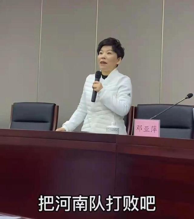 “乒乓女皇”邓亚萍的故事：退役后为何不去执教国家队？