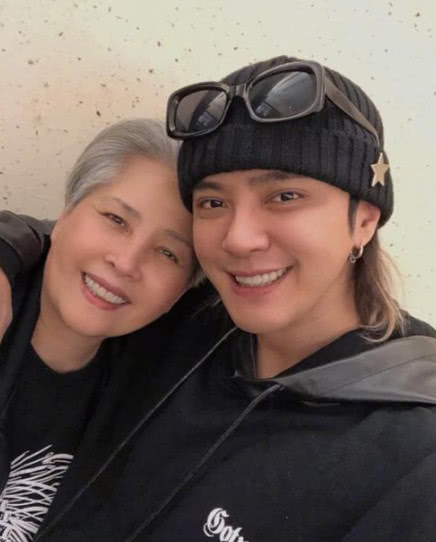 罗志祥沉默6天再发声：请不要再攻击我妈妈了，