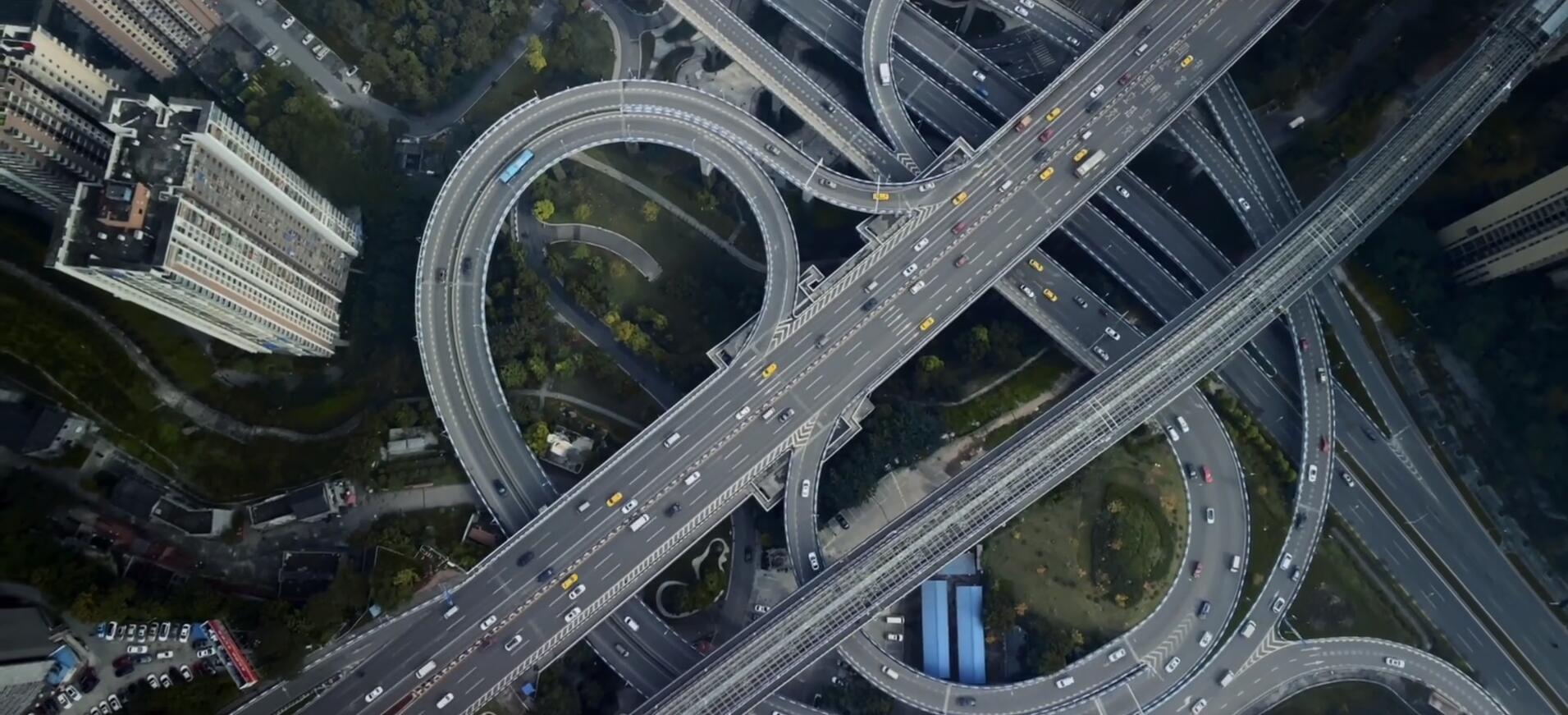 苹果历年新春短片回顾，告别了山城重庆，风格也从现实变为魔幻