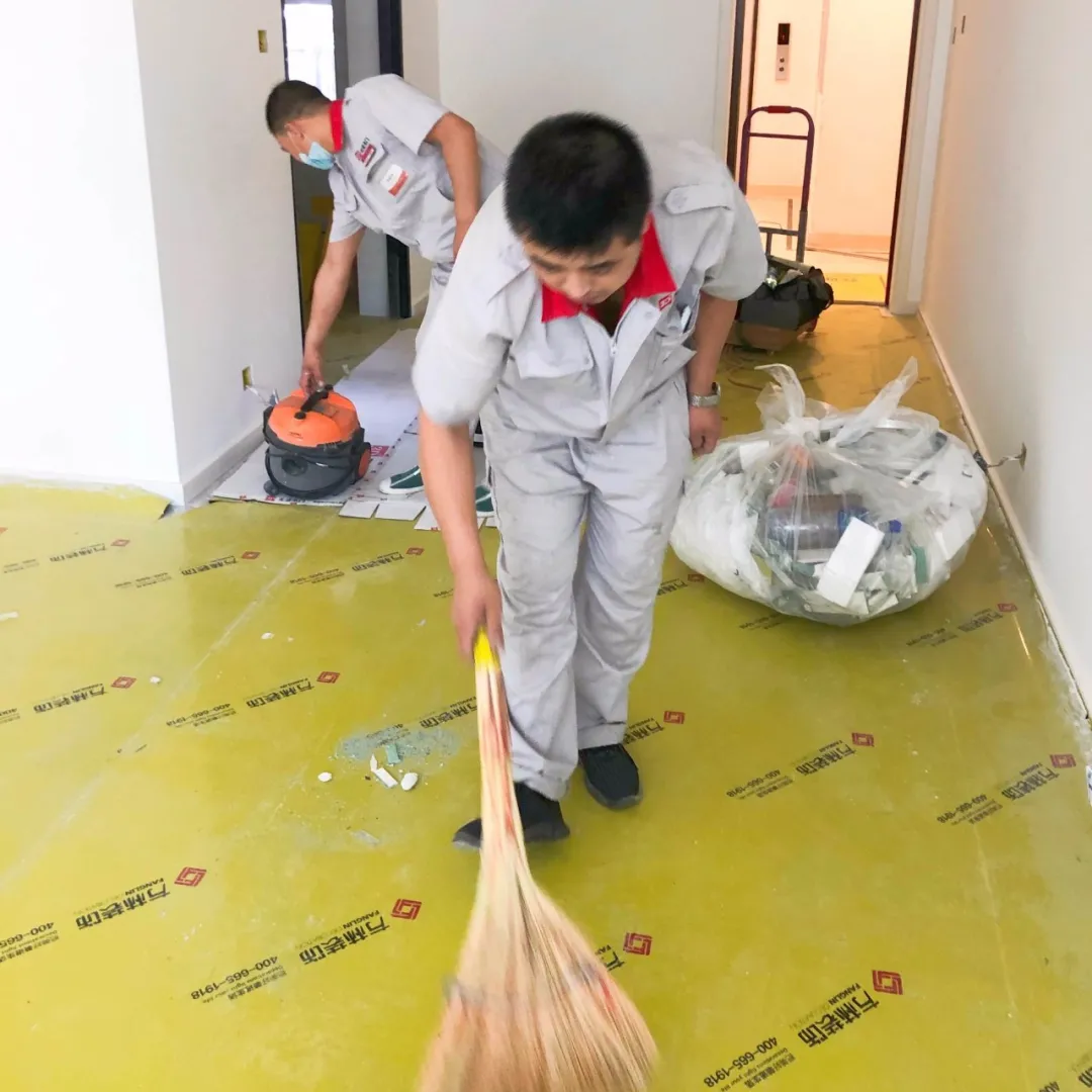 3D无漆木门安装现场 | 五星级服务带来的最佳入户体验