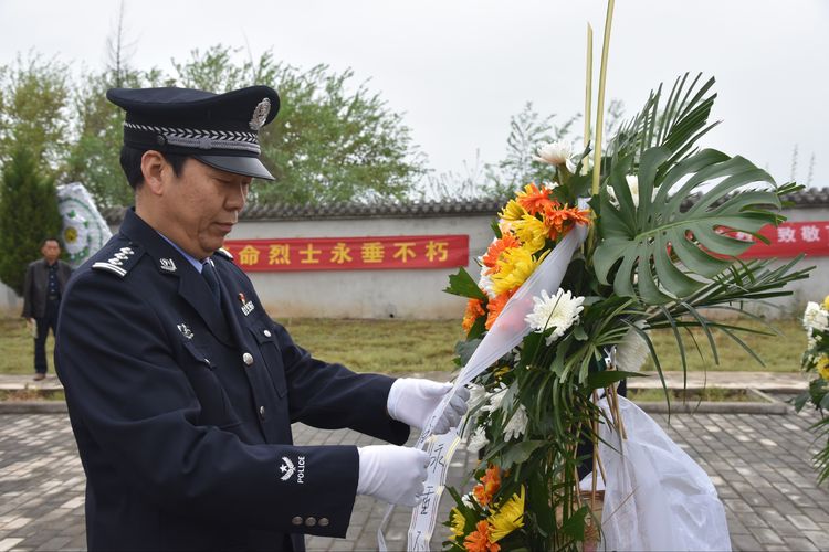 周至公安开展“学党史 祭英烈 铸警魂 促整顿”主题活动