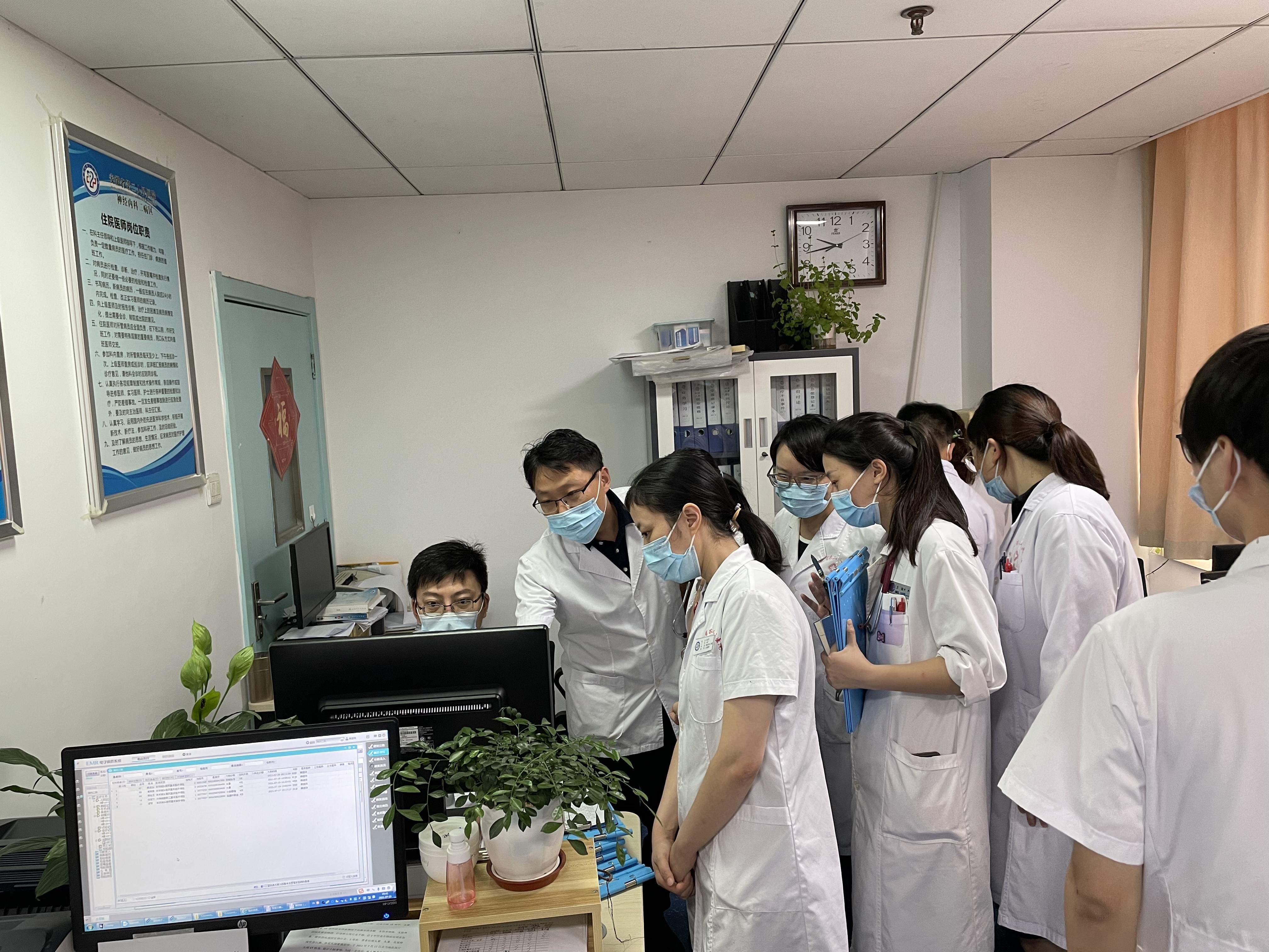 上海优质医疗资源下沉 仁济医院专家如约坐诊我院