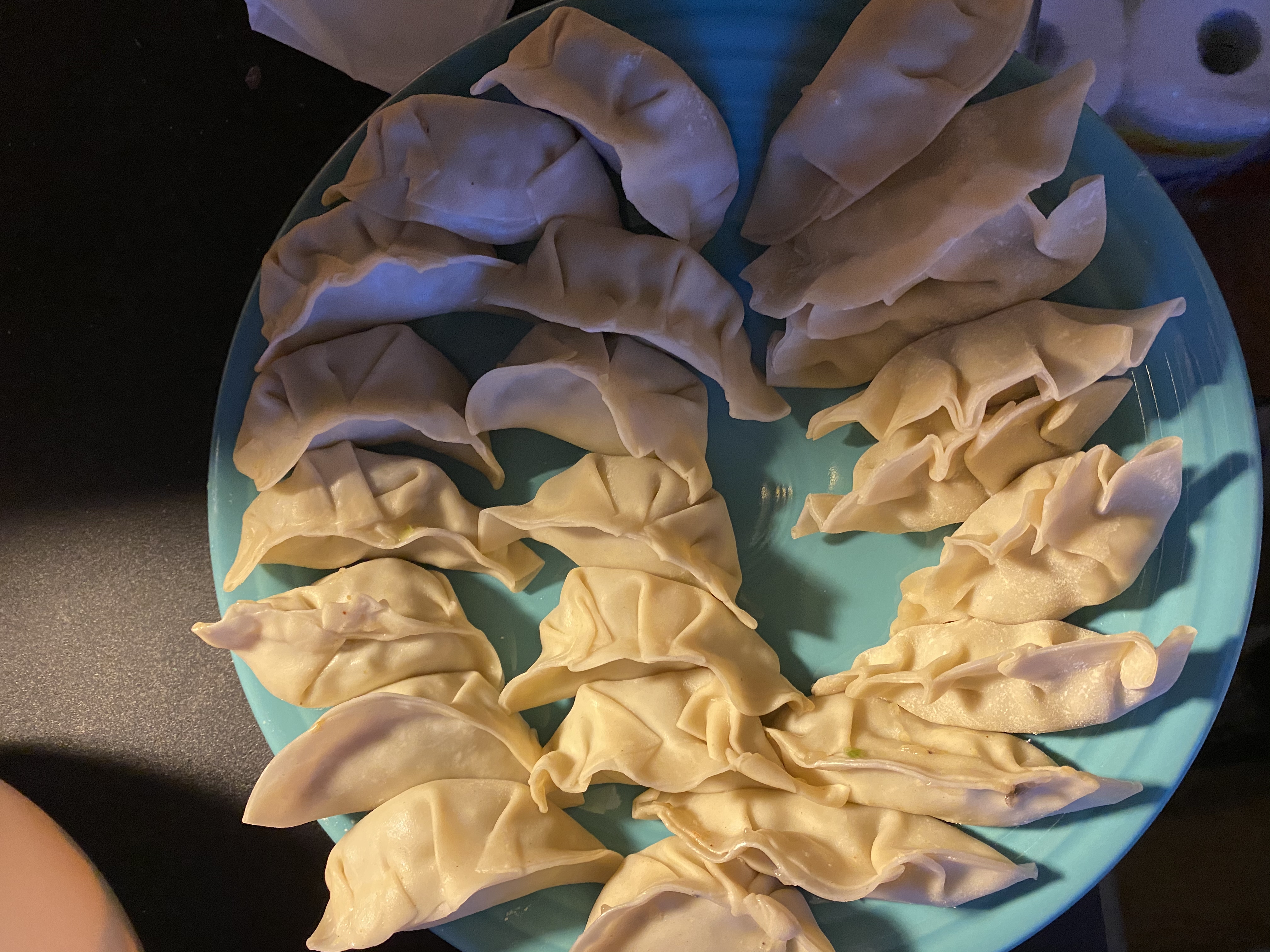 滞留海外的中国留学生：连续两个春节在异国度过，今年“只想回家”