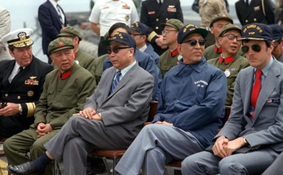 没有军衔的国防部长，被誉为中国“特警之父”，55年为何没授衔